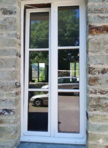 Fenêtre OB 2 vantaux avec petits bois intégrés