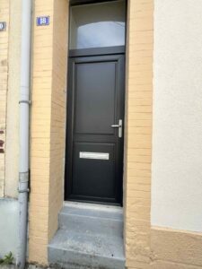 Porte-entree-pvc-performances-menuiseries
