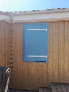 Volets battant bleu