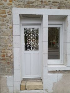 Porte refaite à partir de la grille d'origine
