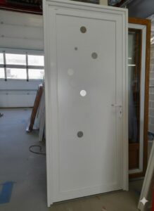 Porte entrée blanc vitrage déco